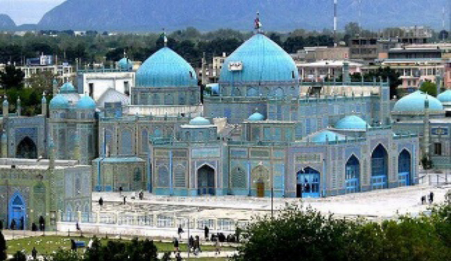 La Mezquita Azul de Mazar-e Sharif con cúpulas turquesa