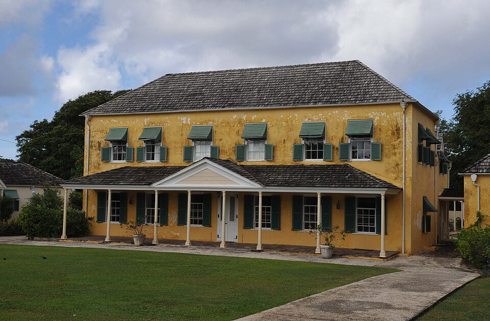 Casa amarilla de dos pisos donde se hospedó George Washington