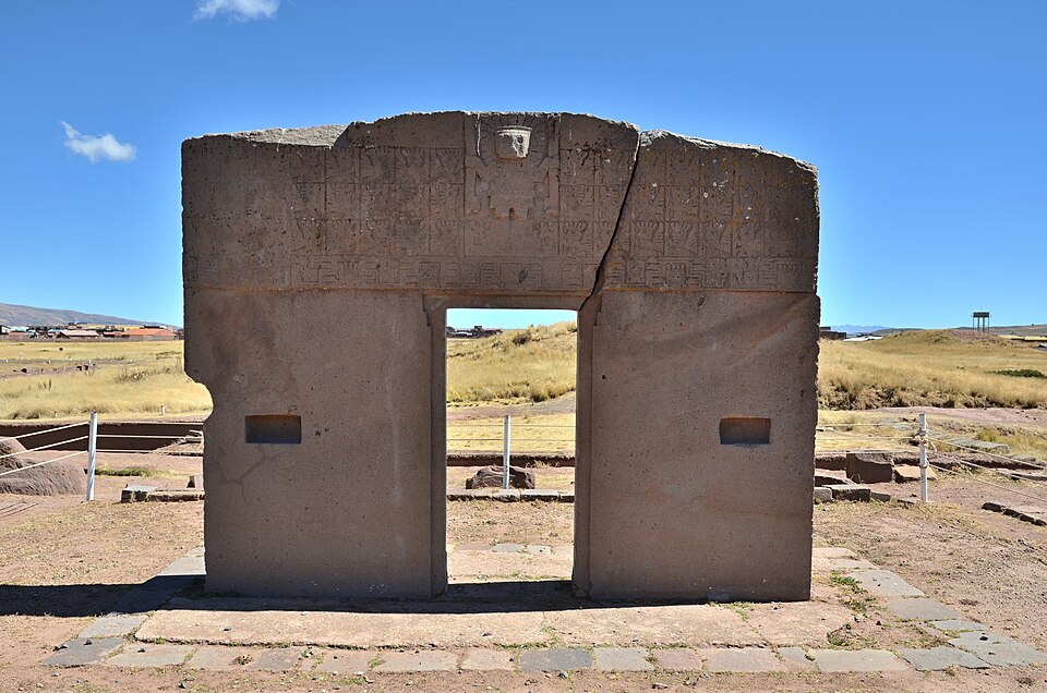 La Puerta del Sol de Tiwanaku, un portal de piedra tallada en el altiplano