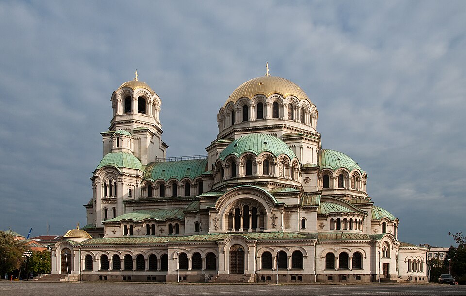 La catedral de Alejandro Nevski con sus cúpulas doradas