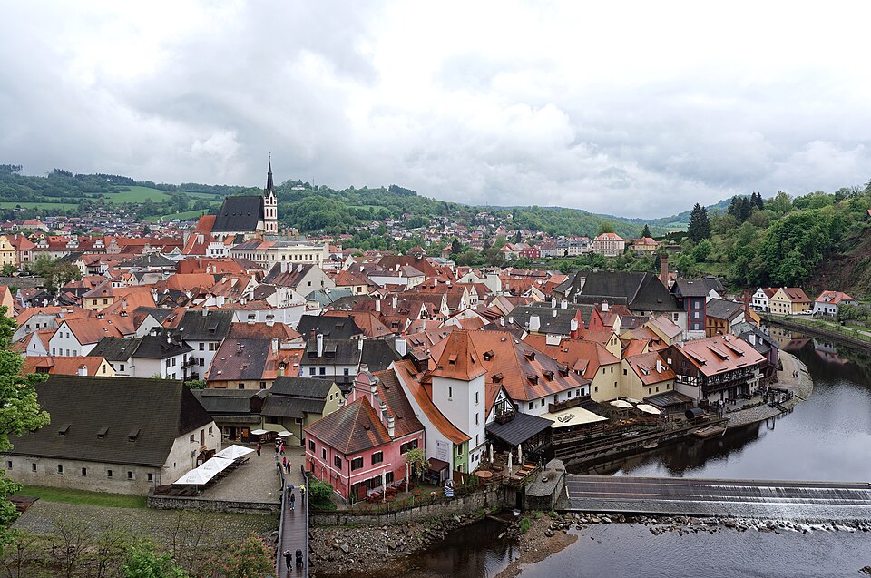 Los techos rojos de Český Krumlov junto al río