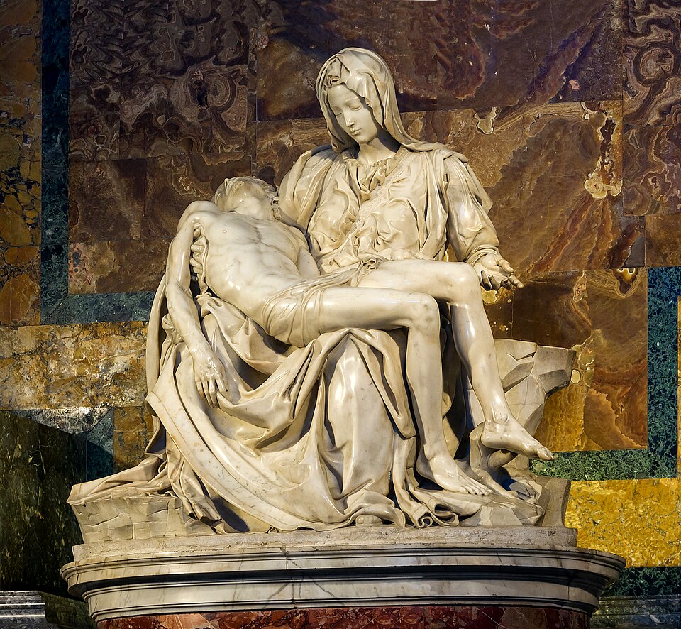 La Piedad de Miguel Ángel en mármol blanco