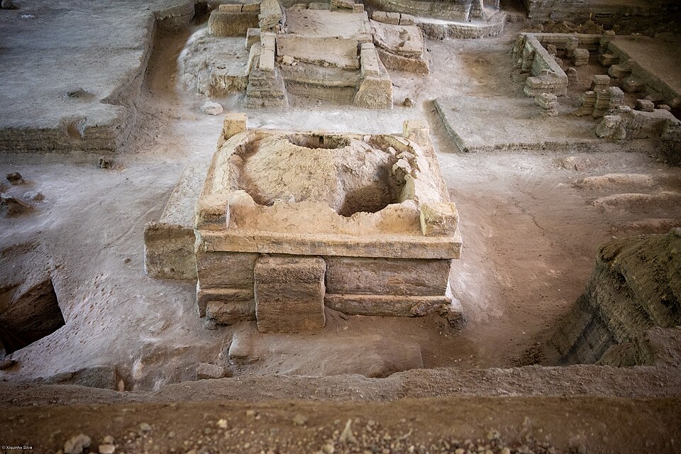 Restos de una casa de barro de hace unos 1,400 años excavada en Joya de Cerén