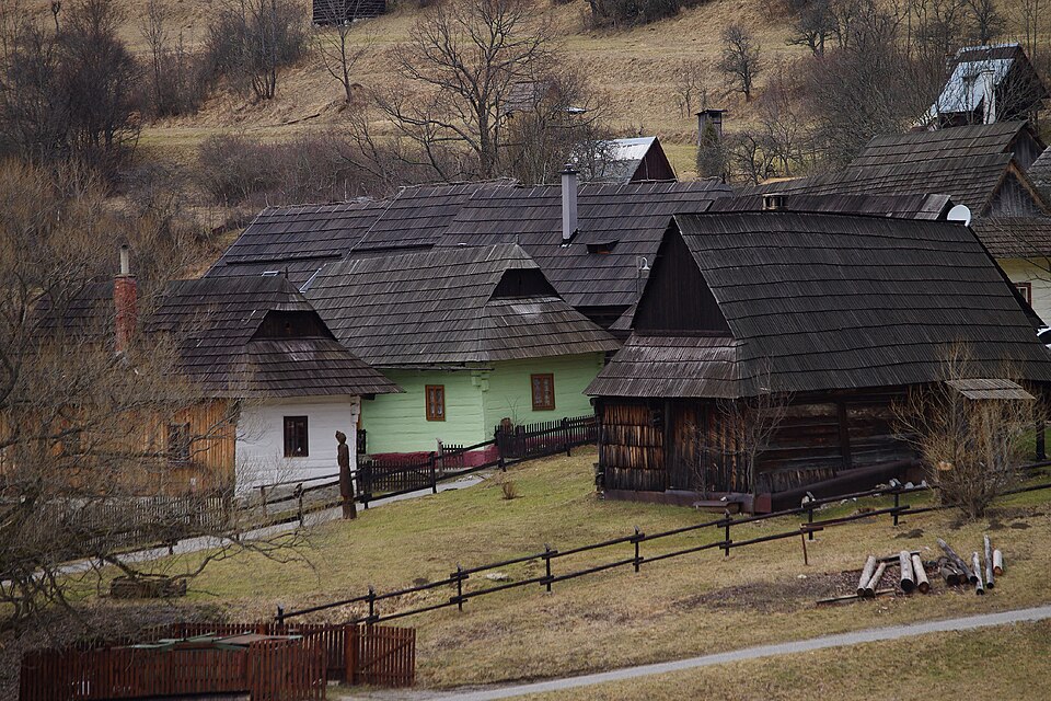 Casas de madera de la aldea de Vlkolínec