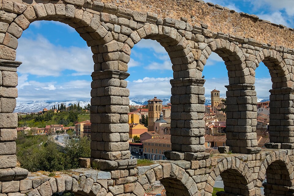 Los arcos de piedra del acueducto de Segovia