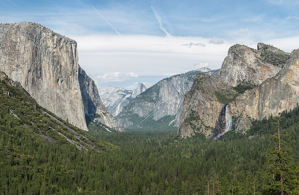 El valle de Yosemite con El Capitán y el Half Dome