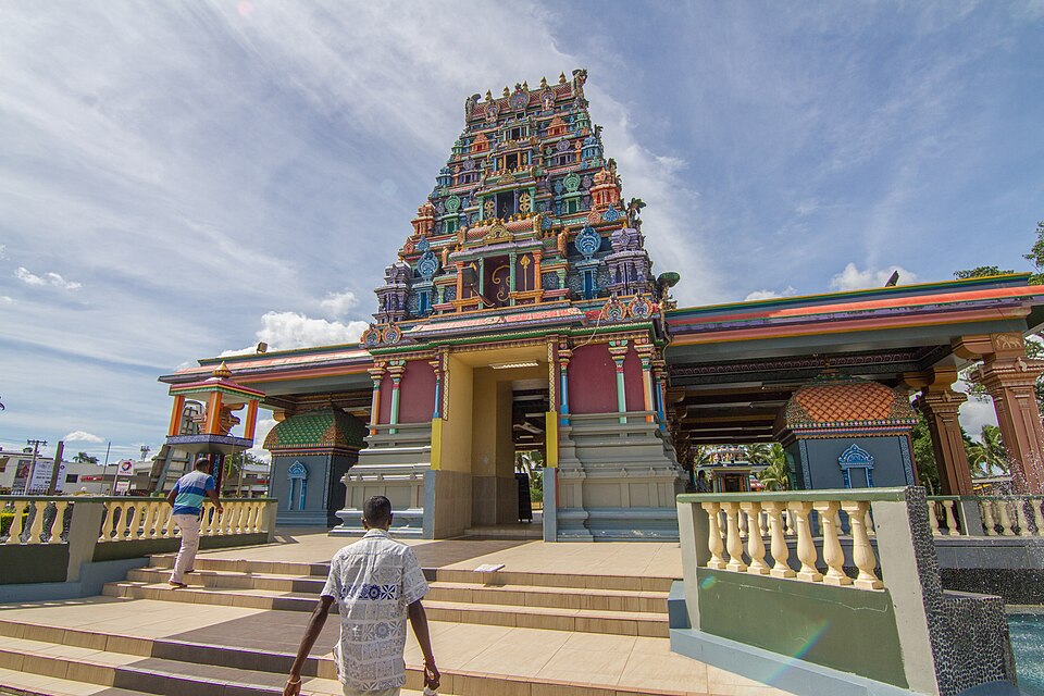 La torre de colores del templo Sri Siva Subramaniya en Nadi