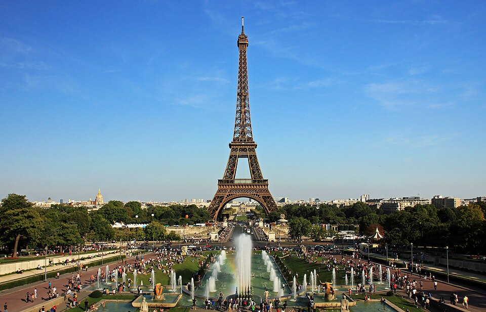 La Torre Eiffel vista desde las fuentes del Trocadero