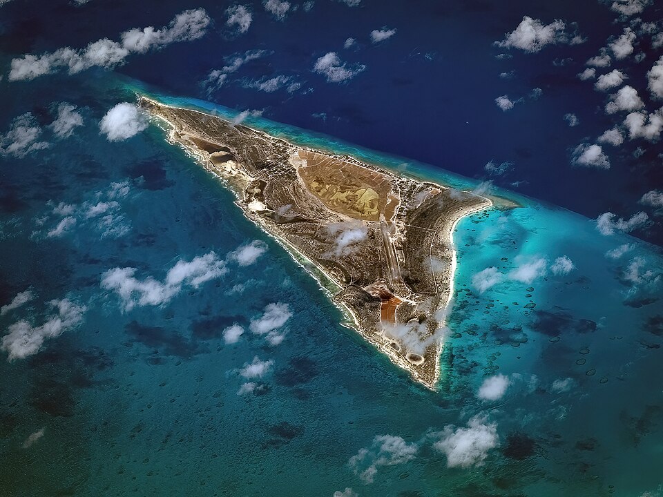 Vista aérea de Cayo Sal con sus salinas y el mar turquesa
