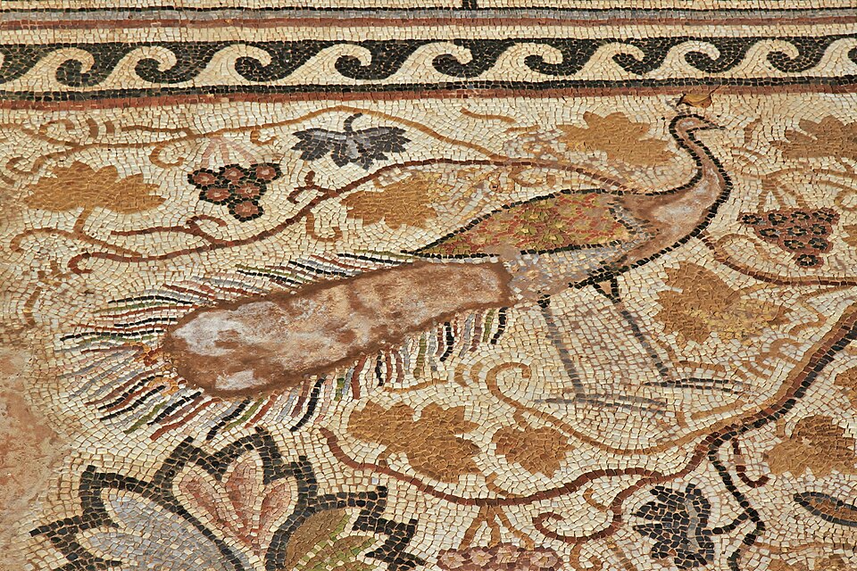 Un mosaico antiguo con un pavo real en Heraclea Lyncestis