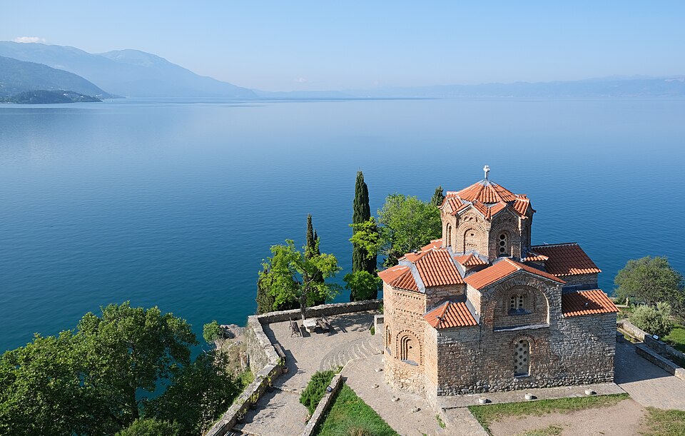 La iglesia de San Juan de Kaneo sobre el lago Ohrid
