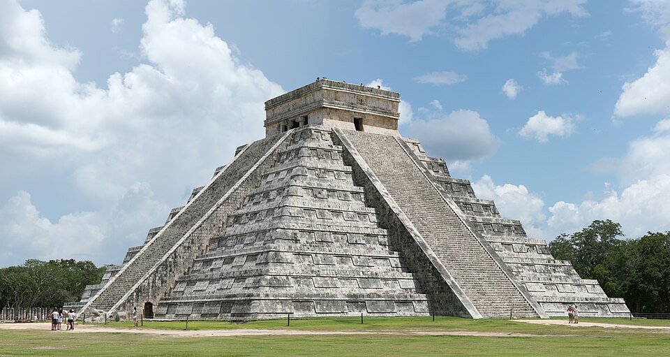 Pirámide de Kukulkán (El Castillo) en Chichén Itzá