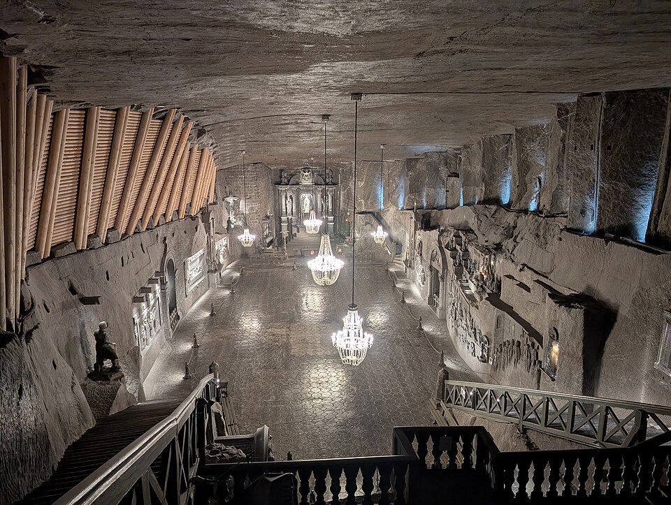 La capilla de Santa Kinga tallada en sal en la mina de Wieliczka