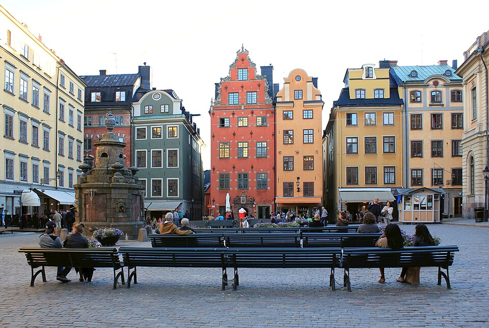 Las casas de colores de la plaza Stortorget en Gamla stan
