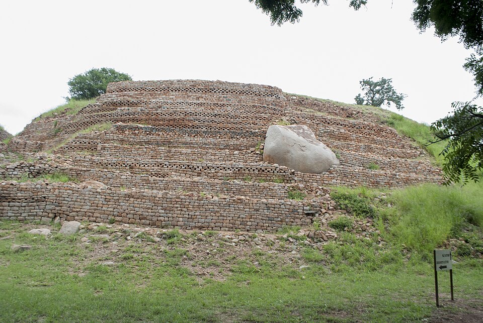 Terrazas de piedra del complejo de la colina en las ruinas de Khami
